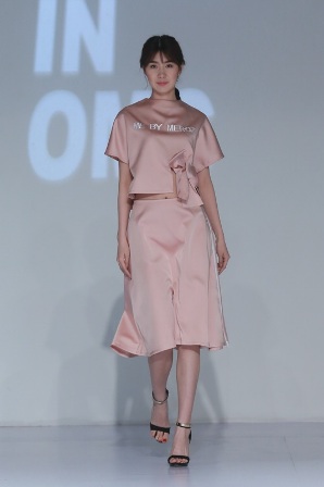 FASHION WOW in OMC-4 01.JPG