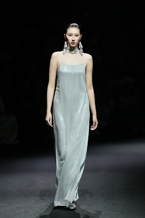 万龠X李潞壹“只此黄绿”传统色发布 (1).jpg