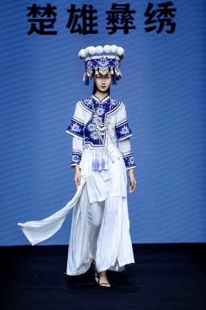 楚雄彝绣 (1).JPG