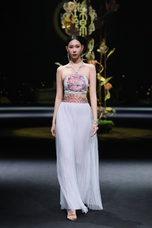 瓅锦.贺荣 海宁日 (1).jpg