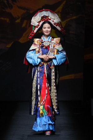 冈仁卓嘎Rongrong Guo PORTFOLIO时尚厦门 (1).jpg