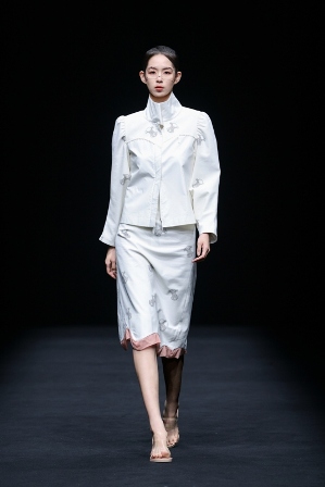 the hanah·韩银月 (1).jpg