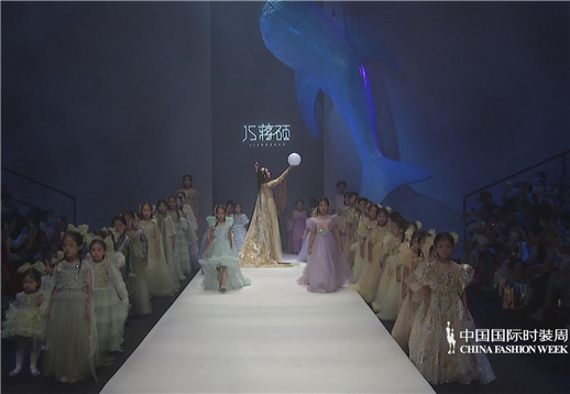 JS蒋硕 童话小镇 丨SS22中国国际时装周.jpg