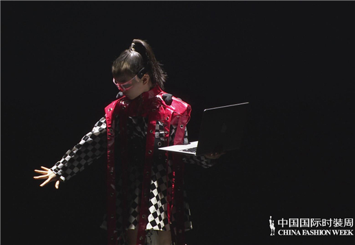 小钦星•孙思宇│童话小镇.jpg