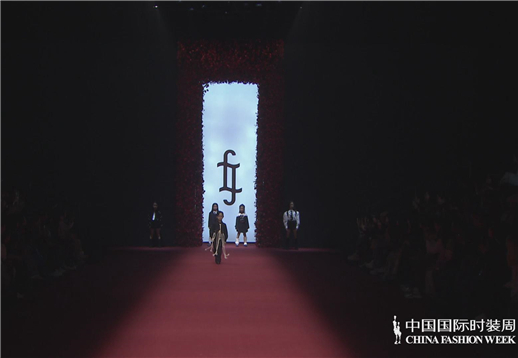 贾斯珀│童话小镇.jpg