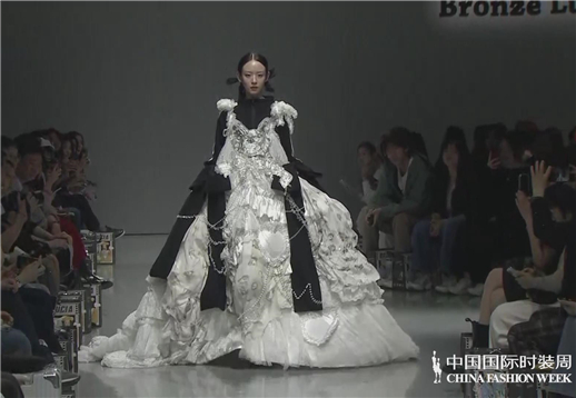 Bronze Lucia·陆玺娅.jpg
