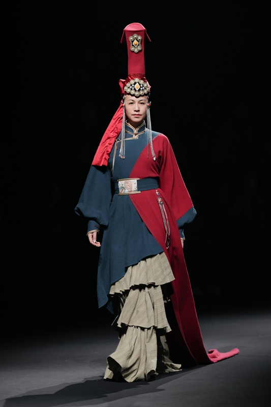 陶萨·伊力纳 (1).jpg