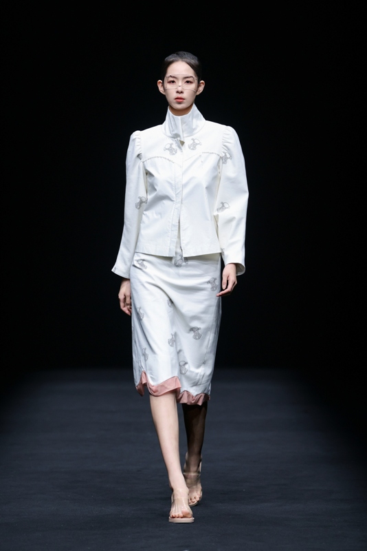 the hanah·韩银月 (1).jpg